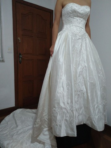 Vestido de noiva off- white maravilhoso