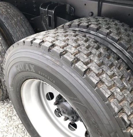 VW constelettion 24250 caçamba 2012  - Foto 6