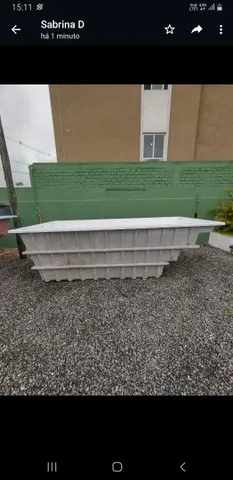 Piscina igui troco por material de construção e móveis sob medida.