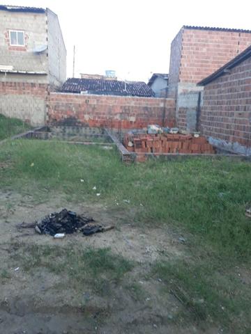 Vende-se um terreno - Foto 2