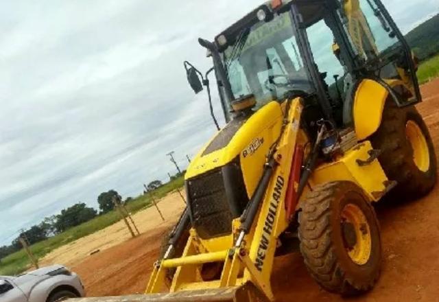 Retroescavadeira NEW HOLLAND B95b - Foto 2