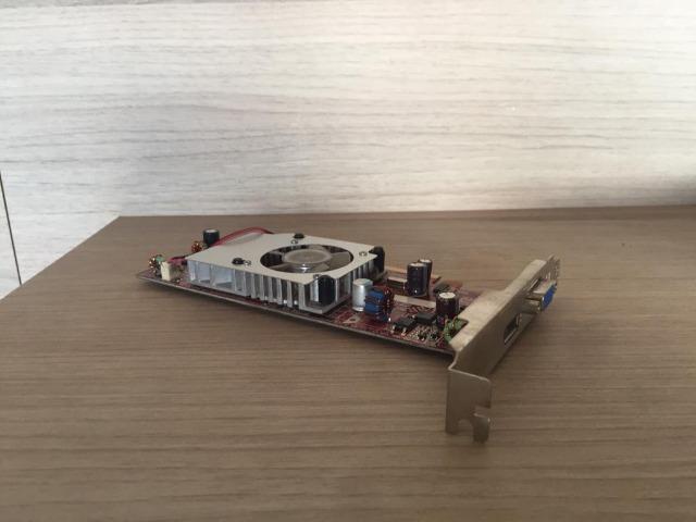 Placa De Vídeo Ati Radeon Hd3470 - 256 Mb - Foto 2
