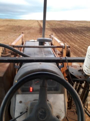 Vendo un trator bm Valtra ano ano 2005 com motor feito recentemente - Foto 4