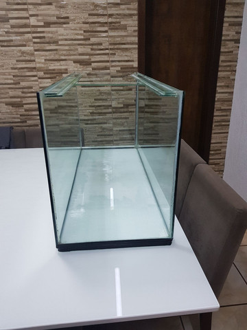 Vendo aquario 200 litros completo