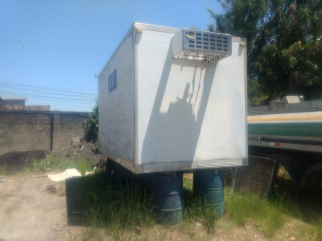 Bau térmico canaletado com tendal com aparelho