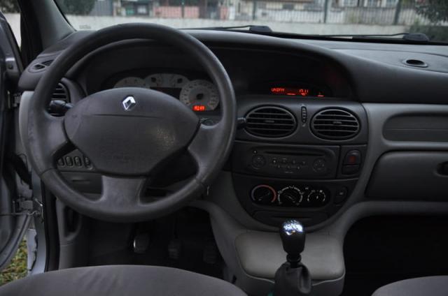 RENAULT SCENIC PRIVILEGE 1.6 16v(Hi-Flex) 4p 2006 - Foto 11