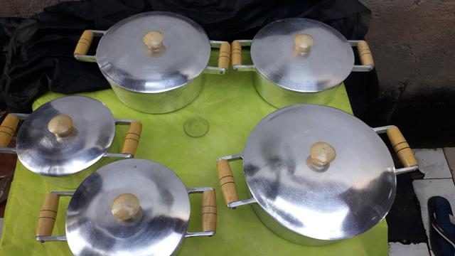 Panelas de alumínio batido Grosso