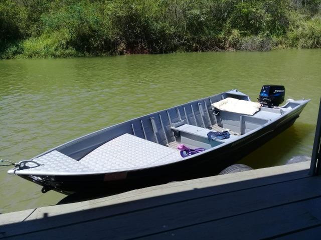Barco de alumínio