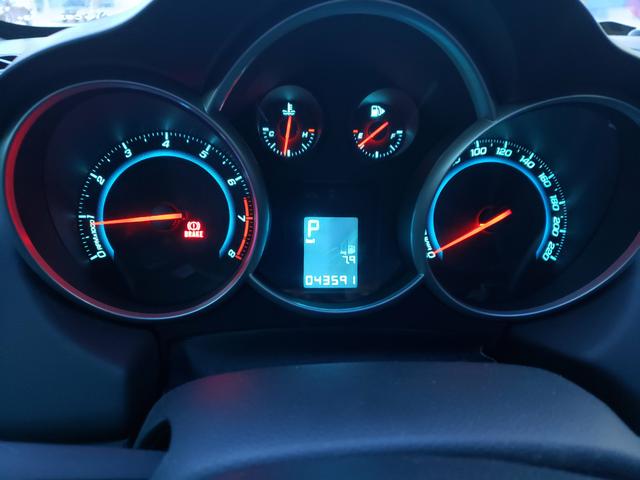 Cruze LT 1.8 Automatico com 43 mil km rodados originais vendo troco e financio - Foto 13