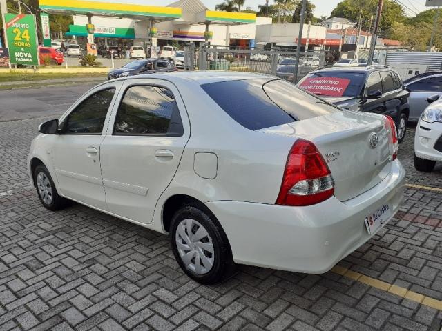 Toyota Etios Sedan 1.5 x 2018 - Foto 5