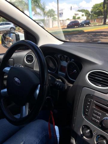 Ford Focus Hatch 1.6 - Único dono