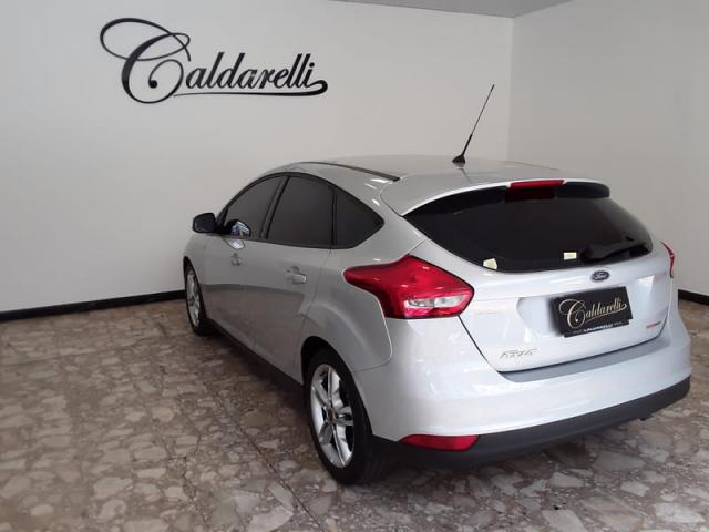 FORD FOCUS SEDAN 1.6 16V 4P - Foto 4
