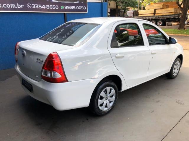 TOYOTA ETIOS 1.5 X SEDAN 16V - Foto 4