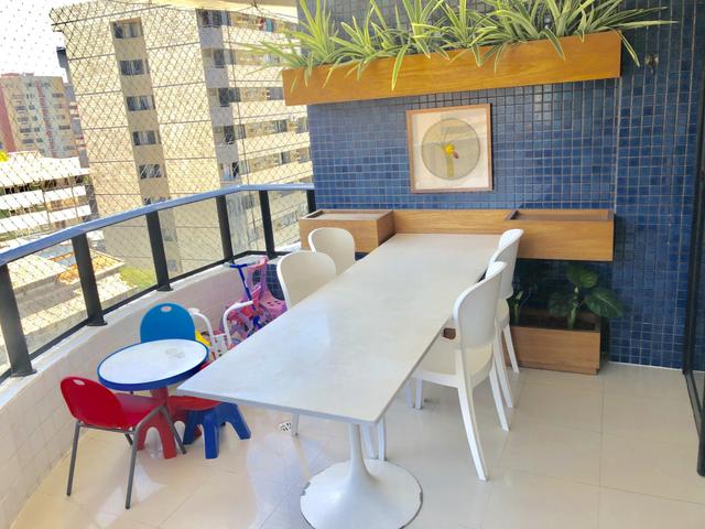 Lindo apartamento com 4/4 , ampla varanda com vista para o mar - Foto 5
