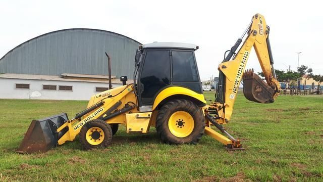 Retroescavadeira LB90