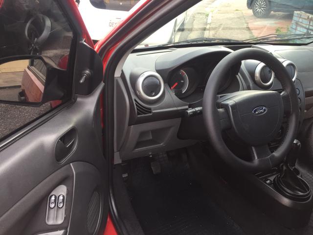 Vendo, Troco e Consigo financiamento Ford Fiesta 1.0 2011 Completo - Foto 7