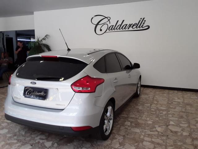 FORD FOCUS SEDAN 1.6 16V 4P - Foto 6