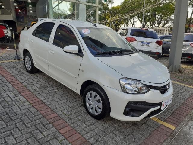 Toyota Etios Sedan 1.5 x 2018 - Foto 2
