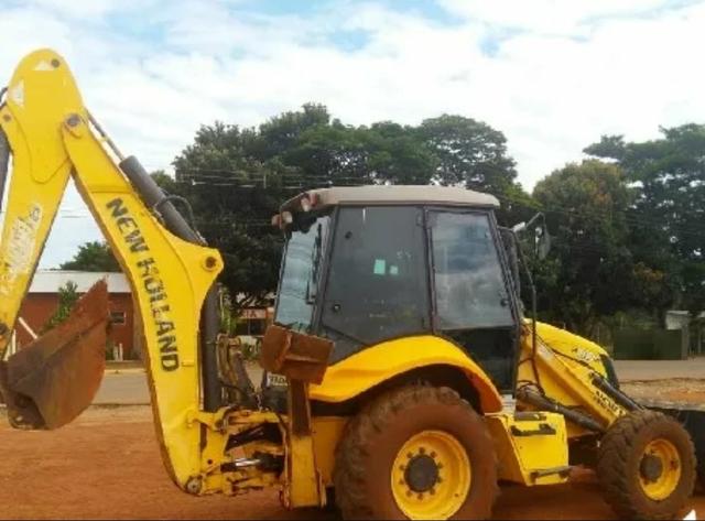 Retroescavadeira NEW HOLLAND B95b - Foto 4