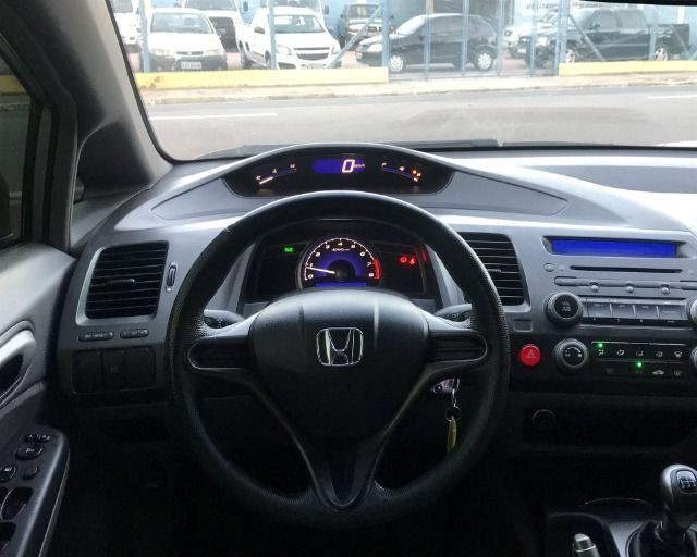 Honda Civic - 2007 1.8 lxs 16v gasolina 4p manual - Foto 13