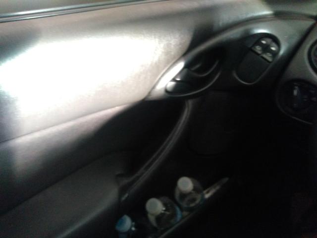 Vendo : Ford Focus Preto 2006/2006 Completo - Foto 12