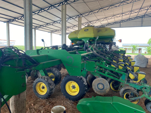 Plantadeira 33x45 John Deere - Foto 4