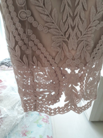 Vestido renda bordado em pedras - Foto 4