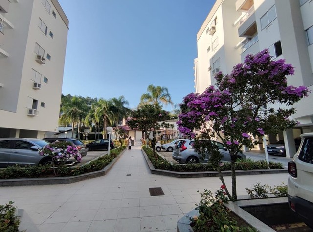 Apartamento com dois dormitórios à venda no bairro Itacorubi, Florianópolis/SC.