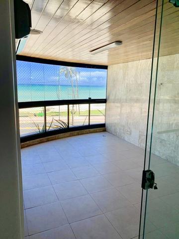 Apartamento com 4/4 a beira-mar de jatiuca