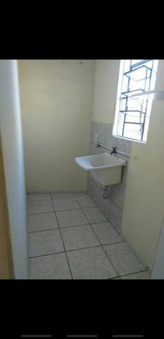 Alugo casa bairro Pinheirinho, ótima localização - Foto 2