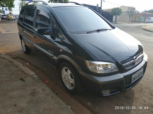 Zafira 2.0 flex Elegance 2005. 7 lugares *PREÇO A VISTA*FINANCIA 100%