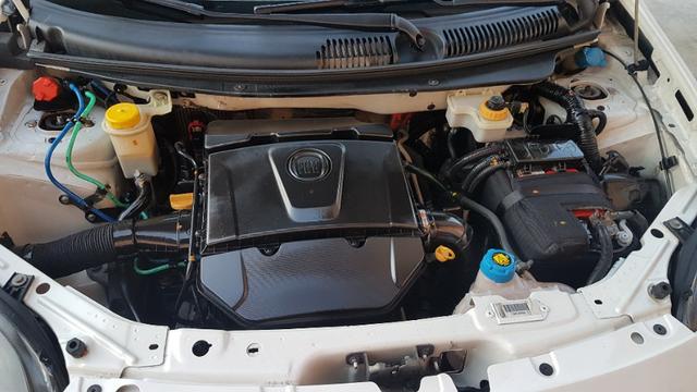 Vende-se Fiat Palio Essence Branco Modelo 2013 - Foto 10