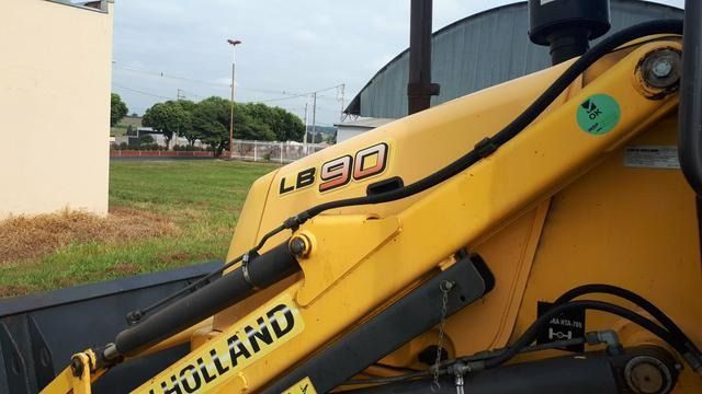 Retroescavadeira LB90 - Foto 5