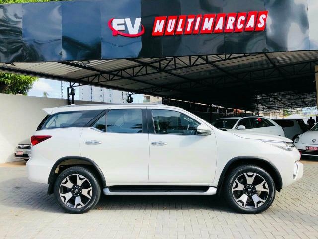 Hilux SW4 2017 SRX 7 lugares Rodas 20" diamond Extra! - Foto 8