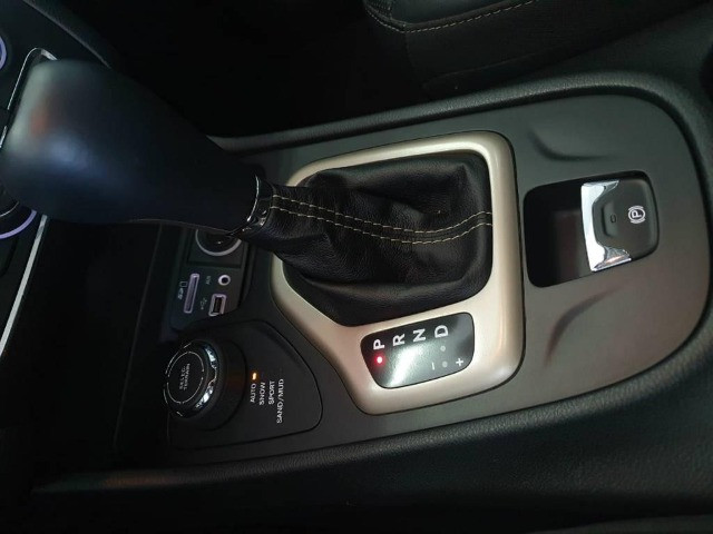 Jeep Cherokee limited 3.2 v6 4x4 automático - Foto 8