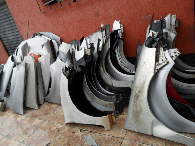 Capos,paralamas ,portas,almas,tampas traseiras e muitas peças usadas para seu auto - Foto 2