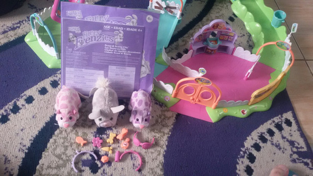 Pista de ratinhos furry frenzies - Foto 5