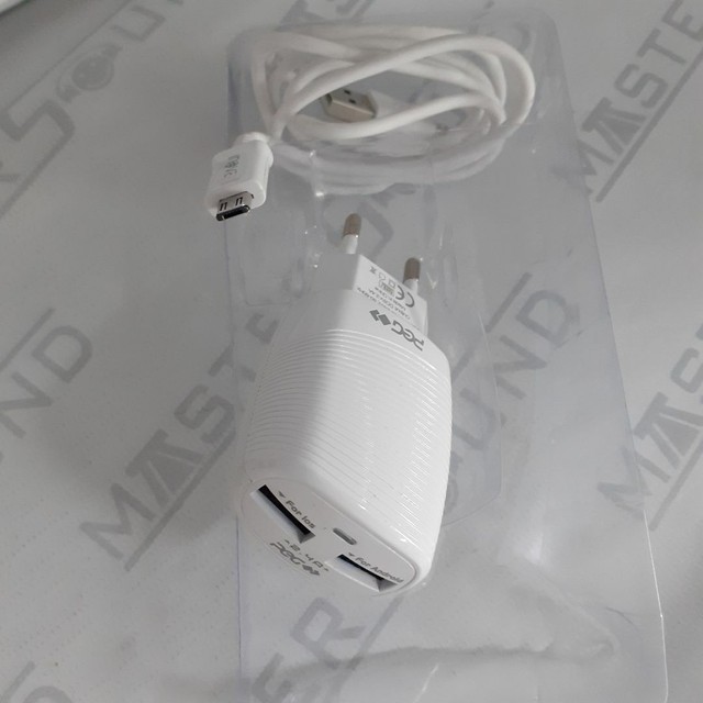 Kit carregador rápido de parede. Com duas entradas usb, cabo com entrada V8. Novo.  - Foto 3