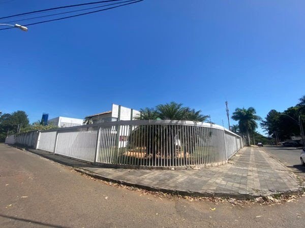 Prédio comercial inteiro para locação 