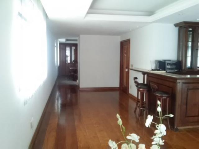 Apartamento de quatro quartos no lourdes