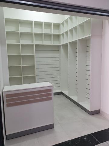 Vendo ou Alugo Loja Shopping Gallo 7,8m2 Mobiliada - Urgente - Foto 2