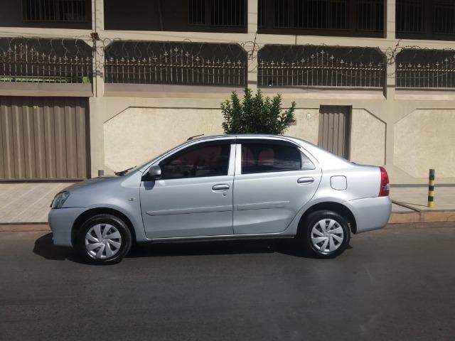 Urgentee Vendo ou Troco Toyota Etios 2017 Sedan, Completo Autom. bem abaixo da Fipe - Foto 12