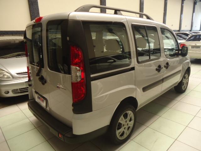 Doblo Essence 1.8 Flex - 7 lugares - Foto 4