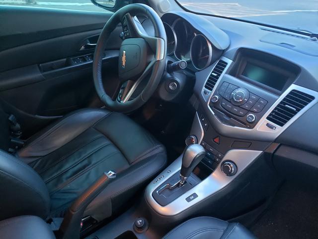 Cruze LT 1.8 Automatico com 43 mil km rodados originais vendo troco e financio - Foto 10