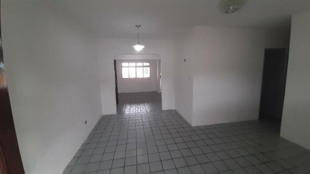 Casa Ampla 4 Quartos e 4 vagas de garagem - Contato Felipe Leão - *78 - Foto 2