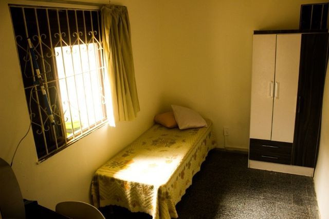 Quartos em casa mobiliada, cond. fechado na Paralela - Unijorge, Cab e metrô - Foto 15