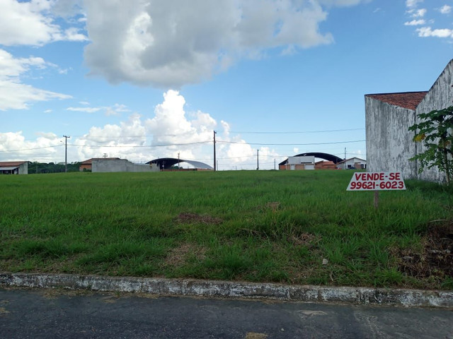 Vende-se terreno