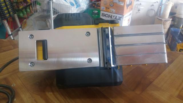 Plaina eletrica stanley 750w R$450,00 a vista novo sem uso com garantia - Foto 3