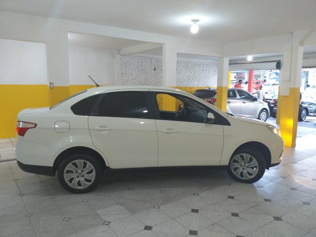 Grand Siena 1.4 attractive 2018 o mais novo de Sergipe com 26.000 km - Foto 5