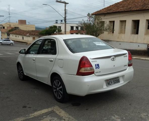 Toyota Etios 1.5 Mec 2014 Muito novo - Foto 4
